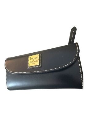 Dooney & Bourke Navy Florent Leather Wristlet NWT. Gold Plaque & White Stitching